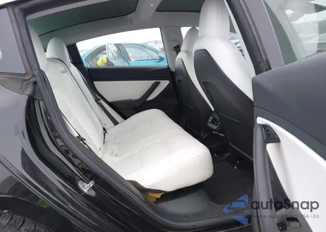 2018 Tesla Model 3 Long Range/Performance z USA, uszkodzony, nr VIN 5YJ3E1EB2JF085439